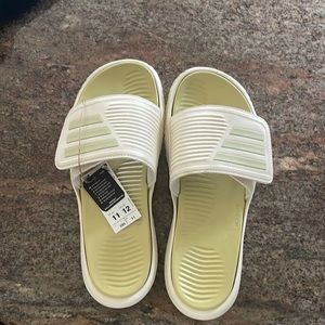 Adidas Alpha Bounce Slide2